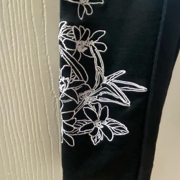 Adidas Nini graphics pants - Picture 3 of 5